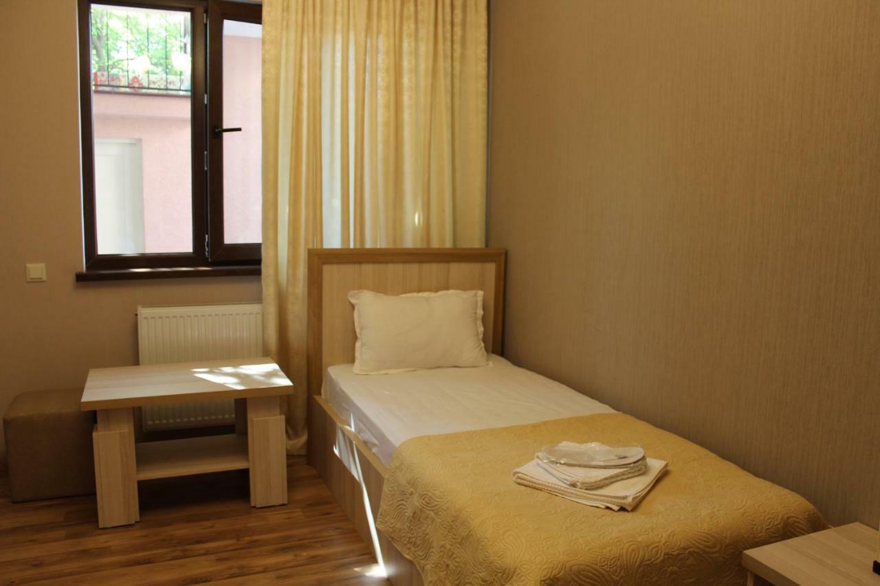 Emis Hotel Tbilissi Extérieur photo