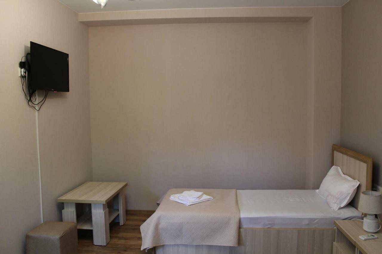 Emis Hotel Tbilissi Extérieur photo
