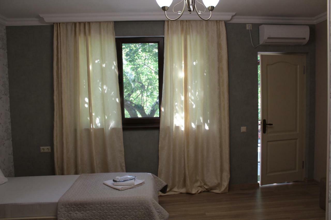 Emis Hotel Tbilissi Extérieur photo
