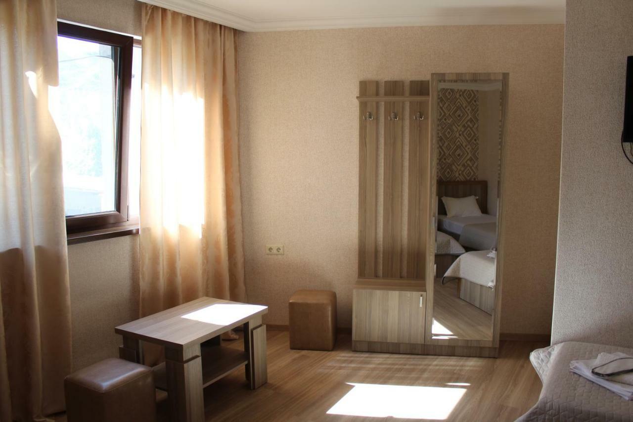 Emis Hotel Tbilissi Extérieur photo